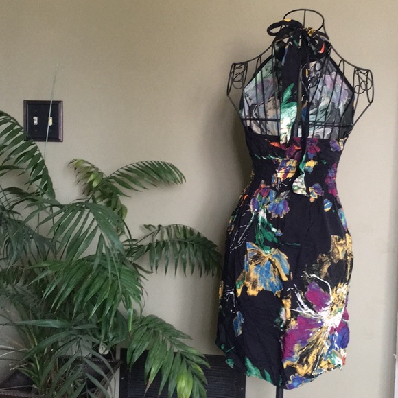 🥀DONATING 1/7  Keyhole, Smock Waist, Halter Tie Dress - Picture 5 of 7